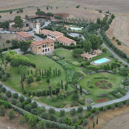 بوميتْسْيا Casale Di Tormaggiore Villa And Country Suites المظهر الخارجي الصورة