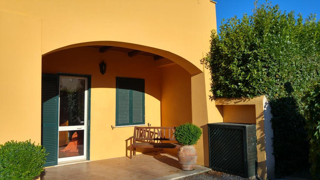 بوميتْسْيا Casale Di Tormaggiore Villa And Country Suites المظهر الخارجي الصورة