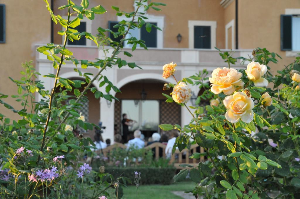 بوميتْسْيا Casale Di Tormaggiore Villa And Country Suites المظهر الخارجي الصورة